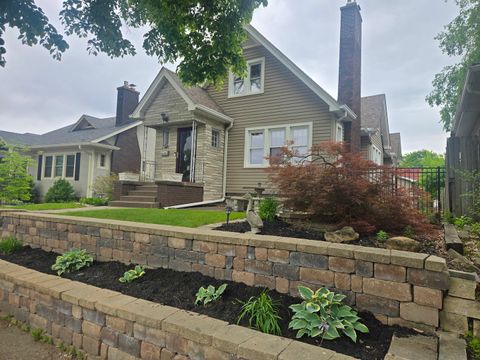 Photo of 2929 Grand Avenue, Davenport, IA 52803 (MLS # 12638246)
