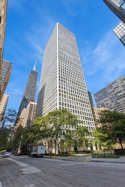 Photo of 260 E Chestnut Street #1407, Chicago, IL 60611 (MLS # 12761463)
