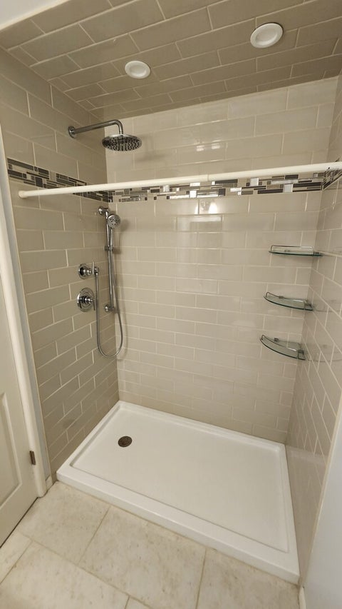Tiny photo for 2431 E Brandenberry Court #2M, Arlington Heights, IL 60004 (MLS # 12657755)