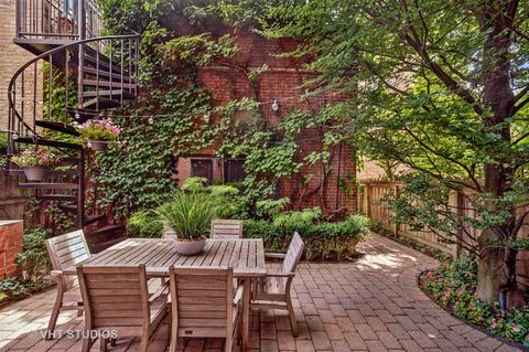 Tiny photo for 2103 N CLIFTON Avenue, Chicago, IL 60614 (MLS # 12473981)