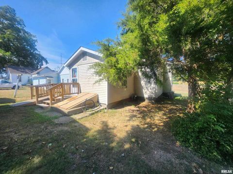 Tiny photo for 718 W WATER Street, Pinckneyville, IL 62274 (MLS # EB459874)