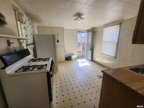 Tiny photo for 718 W WATER Street, Pinckneyville, IL 62274 (MLS # EB459874)