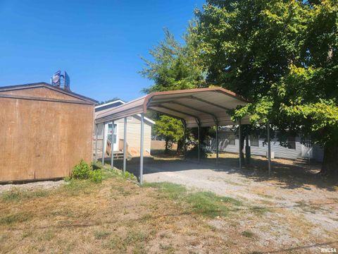 Tiny photo for 718 W WATER Street, Pinckneyville, IL 62274 (MLS # EB459874)