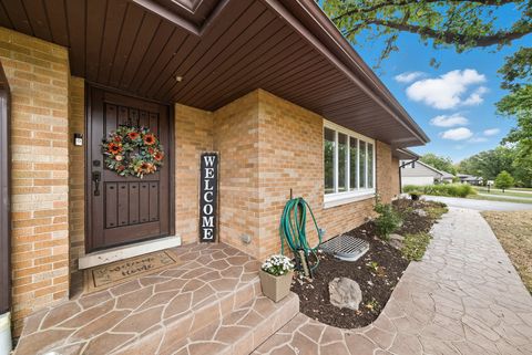 Tiny photo for 8615 Washington Street, Downers Grove, IL 60516 (MLS # 12481505)