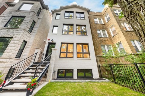 Photo of 1406 W Cuyler Avenue #2, Chicago, IL 60613 (MLS # 12676054)