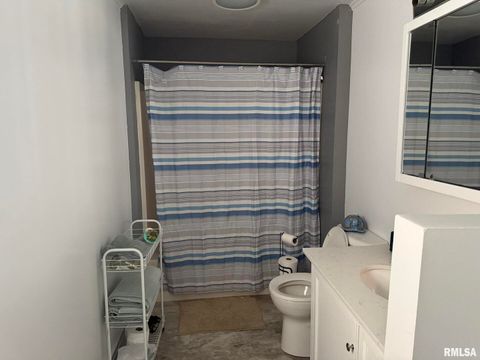 Tiny photo for 809 S COMMERCIAL Street, Benton, IL 62812 (MLS # QC4269796)