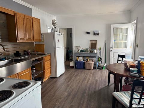 Tiny photo for 809 S COMMERCIAL Street, Benton, IL 62812 (MLS # QC4269796)