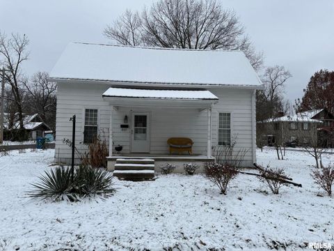 Photo of 809 S COMMERCIAL Street, Benton, IL 62812 (MLS # QC4269796)