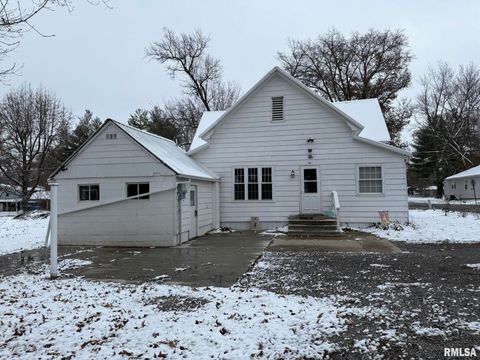 Tiny photo for 809 S COMMERCIAL Street, Benton, IL 62812 (MLS # QC4269796)