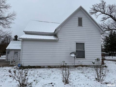 Tiny photo for 809 S COMMERCIAL Street, Benton, IL 62812 (MLS # QC4269796)