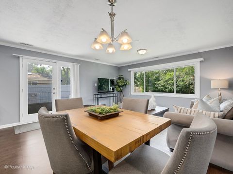 Tiny photo for 5524 S Bruner Street, Hinsdale, IL 60521 (MLS # 12514706)