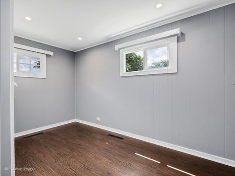 Tiny photo for 5524 S Bruner Street, Hinsdale, IL 60521 (MLS # 12514706)