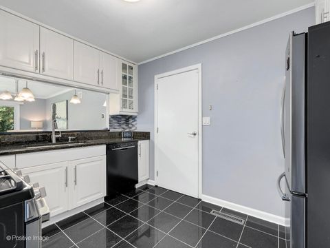 Tiny photo for 5524 S Bruner Street, Hinsdale, IL 60521 (MLS # 12514706)