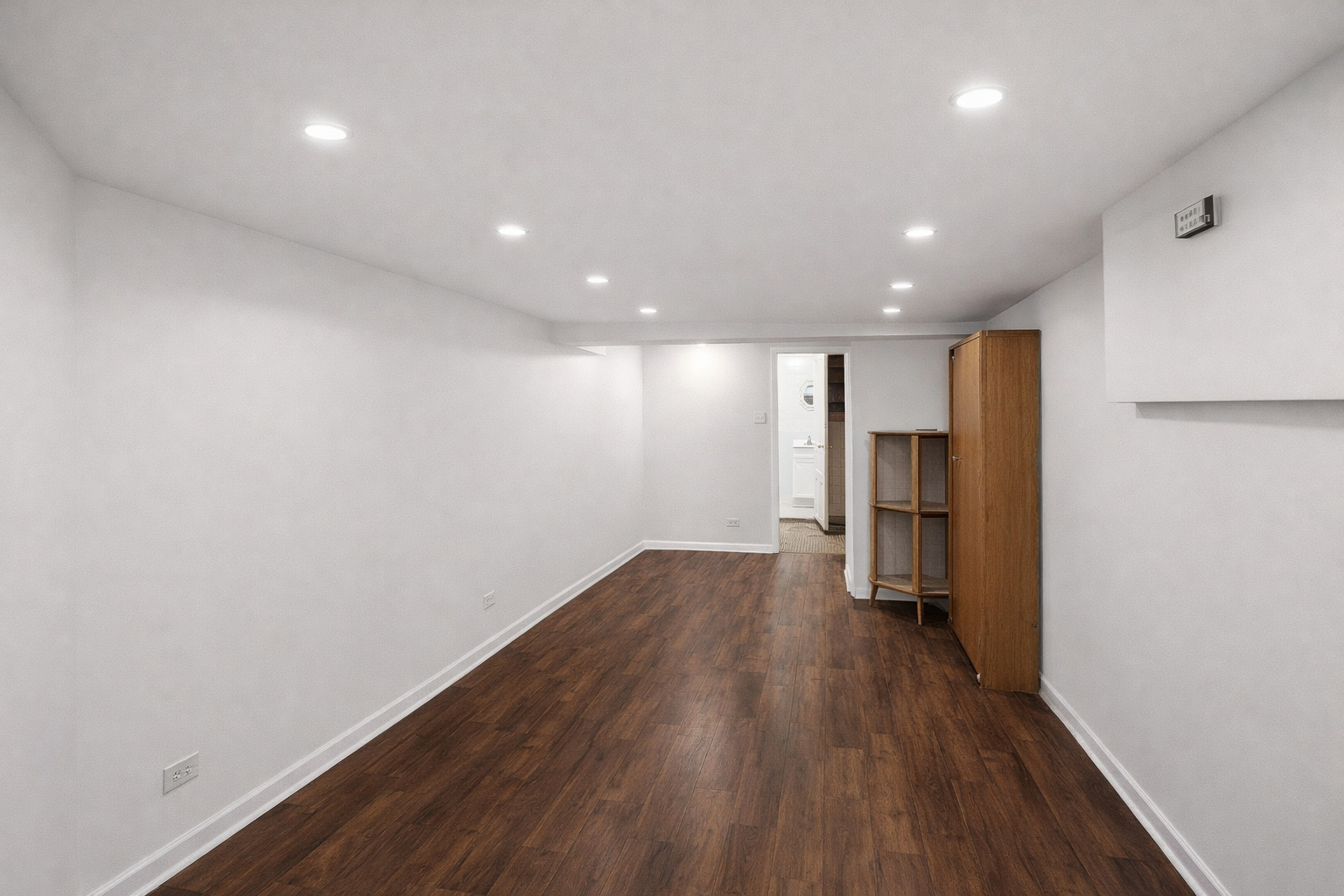 2144 W Montrose Avenue G