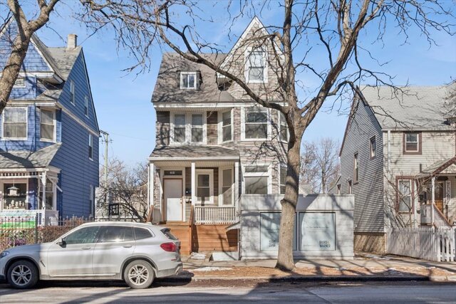 2144 W Montrose Avenue G