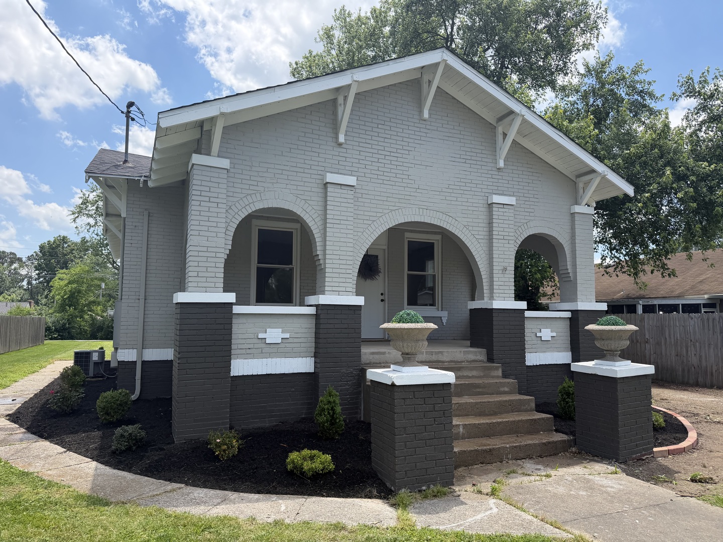 909 W Prairie Street