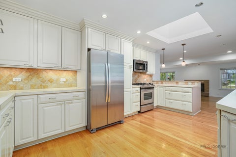 Tiny photo for 20 W Old Elm Road, Lake Forest, IL 60045 (MLS # 12781572)