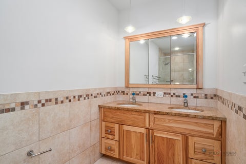 Tiny photo for 20 W Old Elm Road, Lake Forest, IL 60045 (MLS # 12781572)