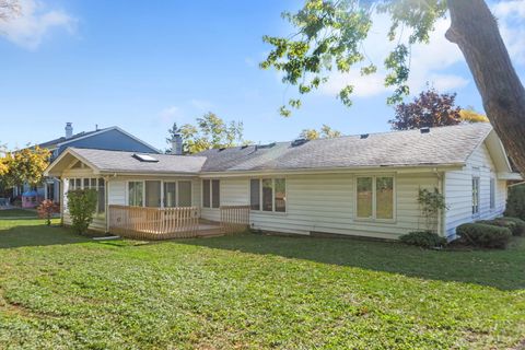 Tiny photo for 920 Eden Drive, Schaumburg, IL 60195 (MLS # 12505040)