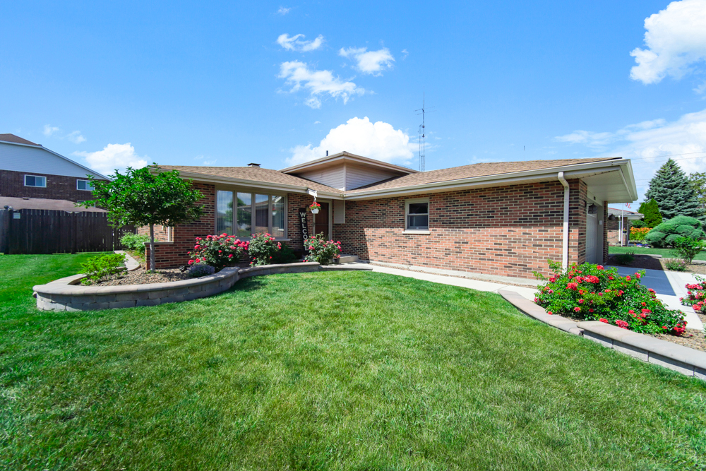 8123 Tudor Lane