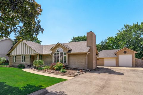 Photo of 16402 S Mcgrath Drive, Plainfield, IL 60586 (MLS # 12464598)