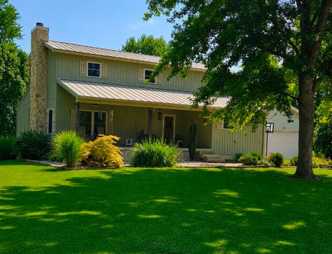 Photo of 8622 N Cherryville Lane, Mt Vernon, IL 62864 (MLS # 12728030)