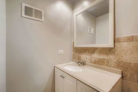Tiny photo for 10048 S Pulaski Road #1E, Oak Lawn, IL 60453 (MLS # 12491305)