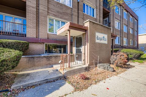 Tiny photo for 10048 S Pulaski Road #1E, Oak Lawn, IL 60453 (MLS # 12491305)