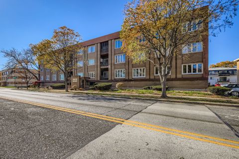 Photo of 10048 S Pulaski Road #1E, Oak Lawn, IL 60453 (MLS # 12491305)
