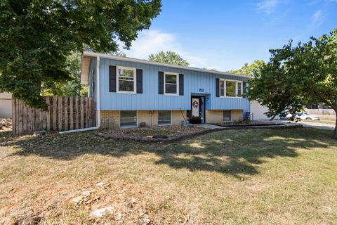 Photo of 1801 Crescent Drive, Champaign, IL 61821 (MLS # 12467645)