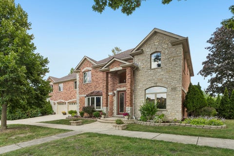 Photo of 610 W Lonnquist Boulevard, Mount Prospect, IL 60056 (MLS # 12719840)