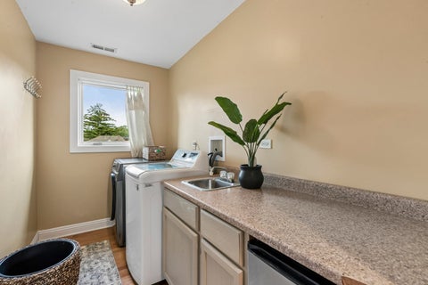 Tiny photo for 610 W Lonnquist Boulevard, Mount Prospect, IL 60056 (MLS # 12719840)