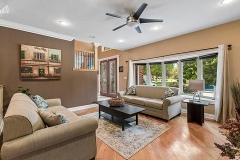Tiny photo for 610 W Lonnquist Boulevard, Mount Prospect, IL 60056 (MLS # 12719840)