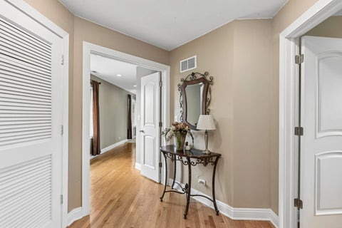 Tiny photo for 610 W Lonnquist Boulevard, Mount Prospect, IL 60056 (MLS # 12719840)