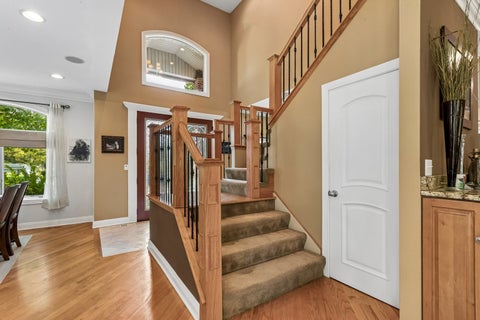 Tiny photo for 610 W Lonnquist Boulevard, Mount Prospect, IL 60056 (MLS # 12719840)