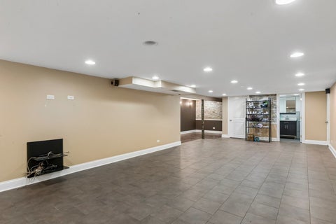 Tiny photo for 610 W Lonnquist Boulevard, Mount Prospect, IL 60056 (MLS # 12719840)