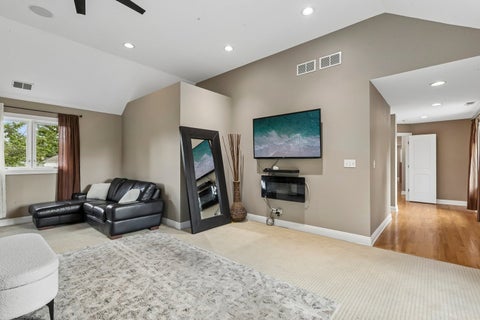 Tiny photo for 610 W Lonnquist Boulevard, Mount Prospect, IL 60056 (MLS # 12719840)