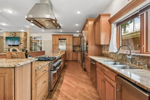 Tiny photo for 610 W Lonnquist Boulevard, Mount Prospect, IL 60056 (MLS # 12719840)