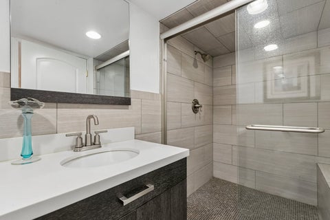 Tiny photo for 610 W Lonnquist Boulevard, Mount Prospect, IL 60056 (MLS # 12719840)