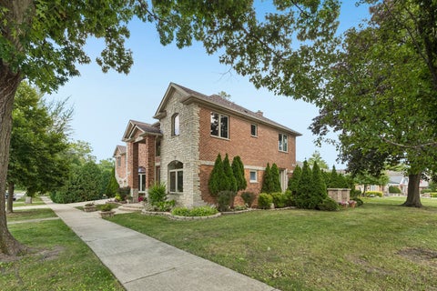 Tiny photo for 610 W Lonnquist Boulevard, Mount Prospect, IL 60056 (MLS # 12719840)