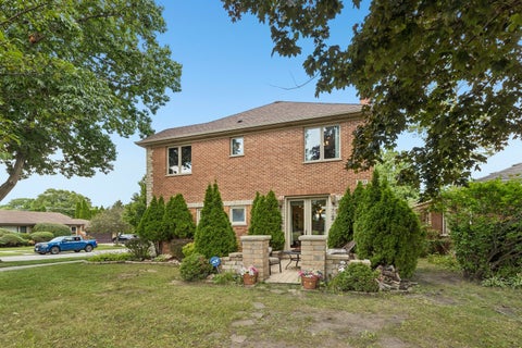 Tiny photo for 610 W Lonnquist Boulevard, Mount Prospect, IL 60056 (MLS # 12719840)