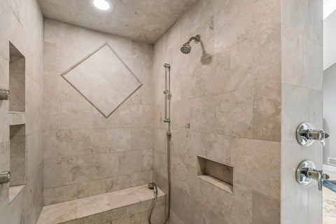 Tiny photo for 610 W Lonnquist Boulevard, Mount Prospect, IL 60056 (MLS # 12719840)