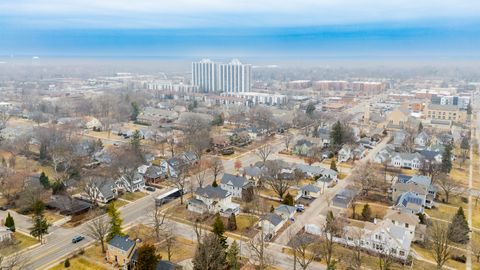 Tiny photo for 520 S Wheaton Avenue, Wheaton, IL 60187 (MLS # 12602002)