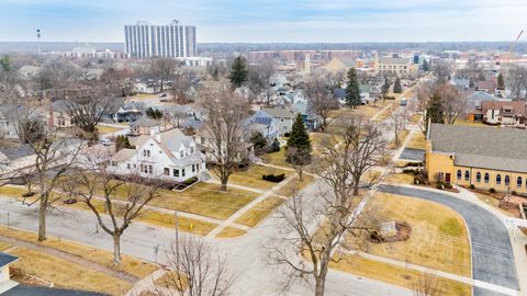 Tiny photo for 520 S Wheaton Avenue, Wheaton, IL 60187 (MLS # 12602002)