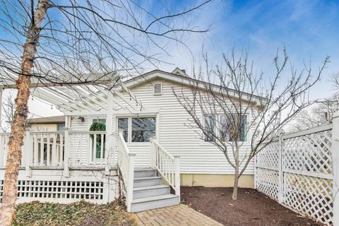 Tiny photo for 520 S Wheaton Avenue, Wheaton, IL 60187 (MLS # 12602002)