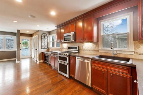 Tiny photo for 520 S Wheaton Avenue, Wheaton, IL 60187 (MLS # 12602002)