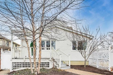 Tiny photo for 520 S Wheaton Avenue, Wheaton, IL 60187 (MLS # 12602002)