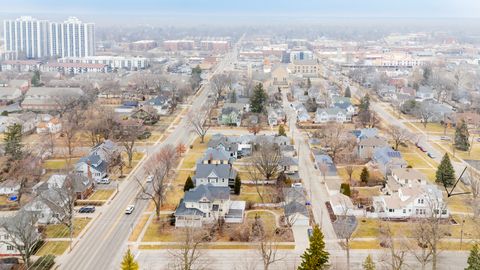 Tiny photo for 520 S Wheaton Avenue, Wheaton, IL 60187 (MLS # 12602002)