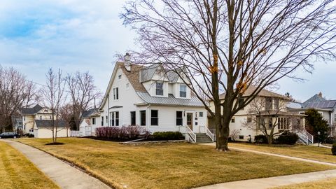 Tiny photo for 520 S Wheaton Avenue, Wheaton, IL 60187 (MLS # 12602002)