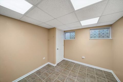 Tiny photo for 3195 Village Green Drive, Aurora, IL 60504 (MLS # 12584396)